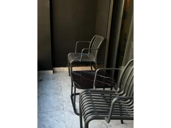 Tirane, jepet me qera 1+1+Aneks+Ballkon , 467 € 