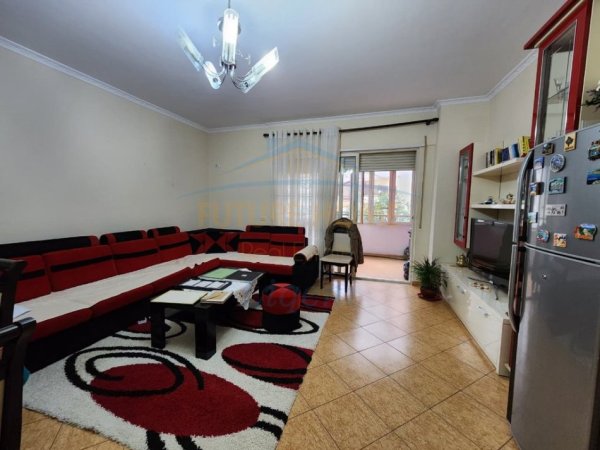 Tirane, shitet apartament 2+1+Aneks+Ballkon , 230.000 € (kopshti bootanik)