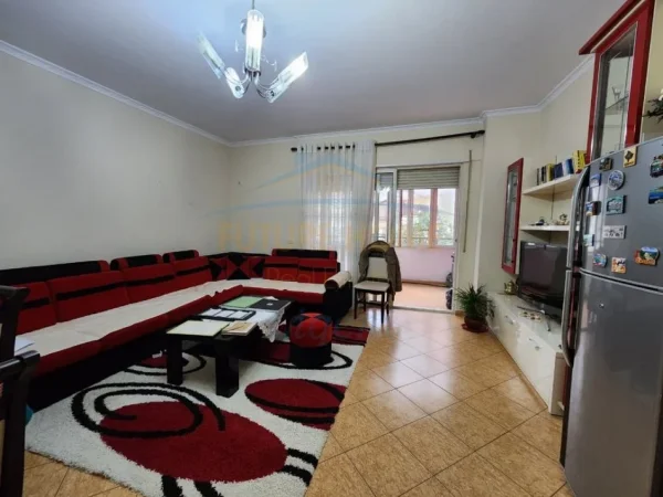Tirane, shitet apartament 2+1+Aneks+Ballkon , 230.000 € (kopshti bootanik)