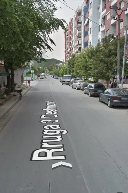 Tirane, jepet me qera dyqan Kati 0, 120 m² 1.500 € (Yzberisht ,Rruga 3 Deshmoret prane Big Market)