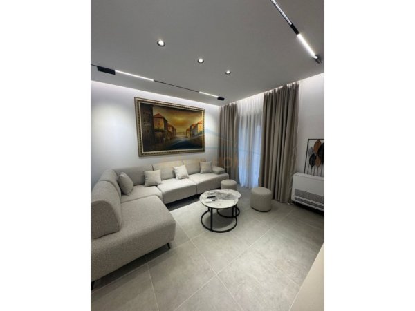 Tirane, shitet apartament 1+1+Aneks+Ballkon , (Rezidenca Oasis)