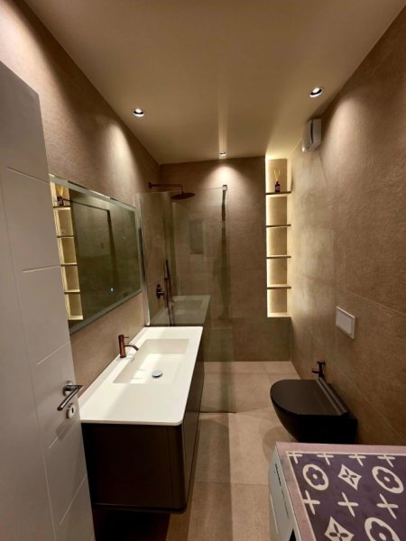 Tirane, jepet me qera 3+1+Ballkon , 1.800 € (Olympic Residence, Komuna Parisit)