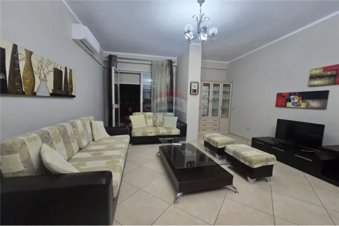 Tirane, jepet me qera apartament 1+1 Kati 5, 70 m² 550 € (Kompleksi Delijorgji)