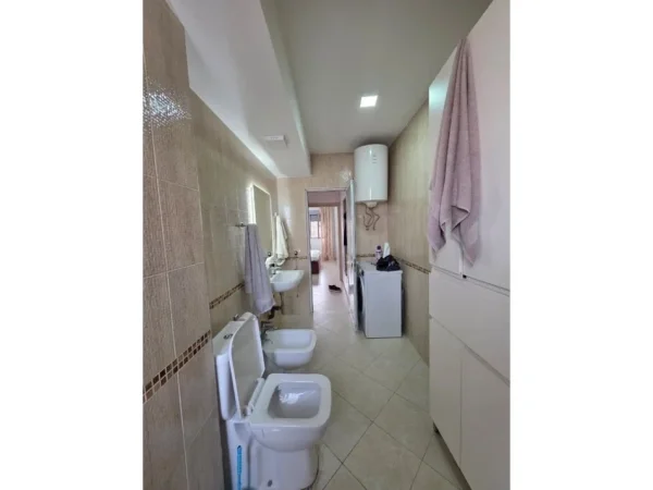 Tirane, shitet apartament 1+1 Kati 4, 54 m² 125.000 € (OXHAKU)