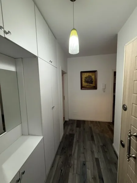 Tirane, jepet me qera apartament 2+1+Ballkon Kati 4, 115 m² 550 € 