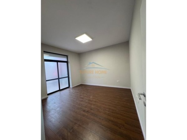 Tirane, jepet me qera ambjent biznesi Kati 1, 114 m² 1.500 € (ALI DEMI)