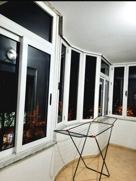 Tirane, jepet me qera apartament 1+1+BLK Kati 2, 60 m² 400 Euro (Rruga Lord Bajron  kryqezimin me Rrugen Dritan Hox)