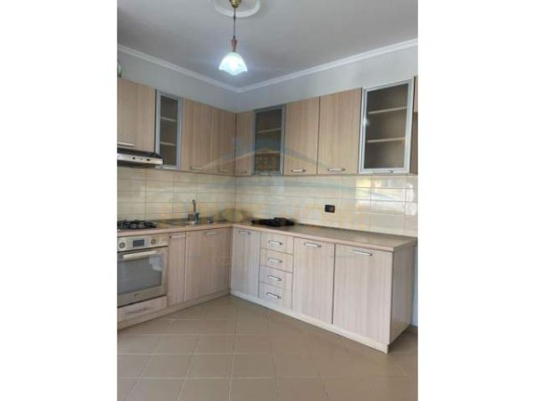 Tirane, jepet me qera apartament 2+1+BLK Kati 6, 90 m² 500 Euro