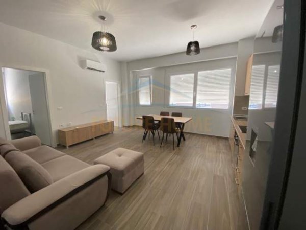 Tirane, jepet me qera 2+1 Kati 3, 550 Euro
