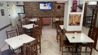 Tirane, Shiten 10 komplete per bar kafe 250 Euro