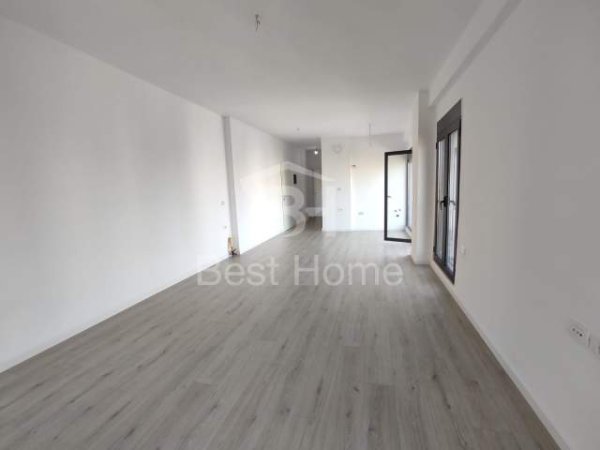 Tirane, jepet me qera zyre Kati 7, 77 m² 800 Euro (Rruga e Elbasanit)