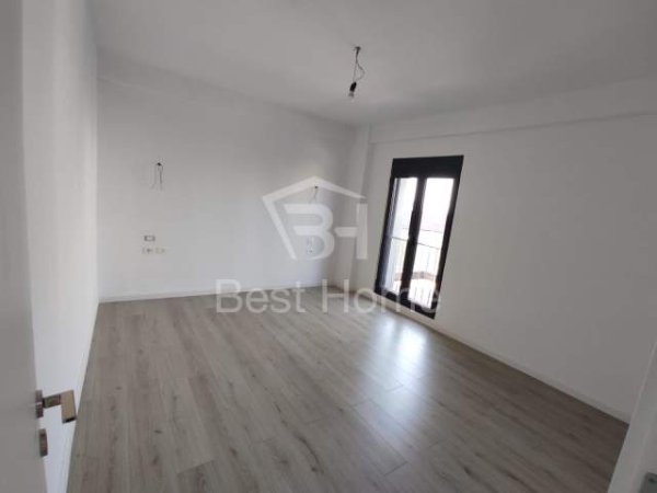 Tirane, jepet me qera zyre Kati 7, 77 m² 800 Euro (Rruga e Elbasanit)