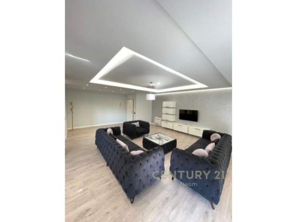 Tirane, jepet me qera apartament Kati 7, 155 m² 900 Euro (Tirana, Albania)