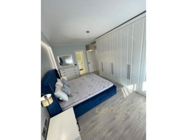 Tirane, jepet me qera apartament Kati 7, 155 m² 900 Euro (Tirana, Albania)