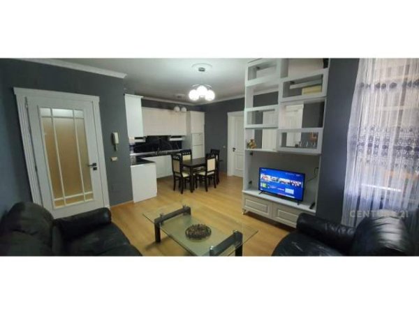 Tirane, jepet me qera apartament 2+1+BLK Kati 9, 70 m² 550 Euro (Zogu i Zi, Qatar Center)