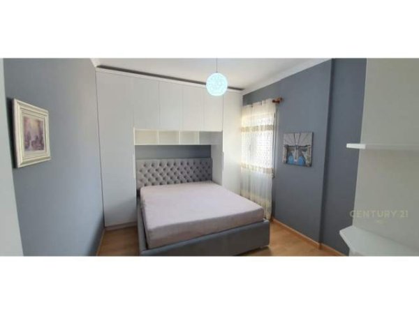 Tirane, jepet me qera apartament 2+1+BLK Kati 9, 70 m² 550 Euro (Zogu i Zi, Qatar Center)
