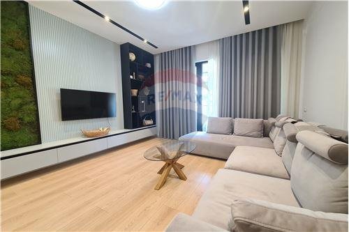 Tirane, jepet me qera 1+1 Kati 5, 78 m² 700 Euro