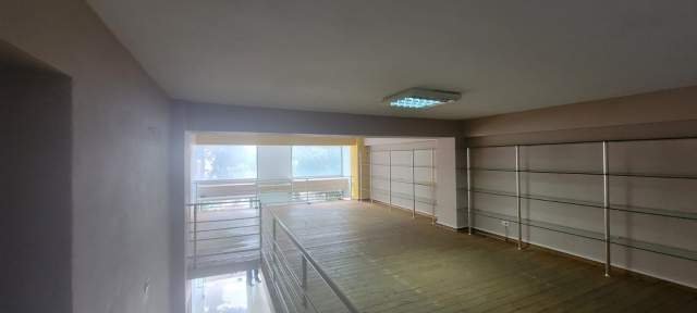 Tirane, jepet me qera ambjent biznesi Kati 0, 66 m² 1.000 Euro (Rruga e Elbasanit)