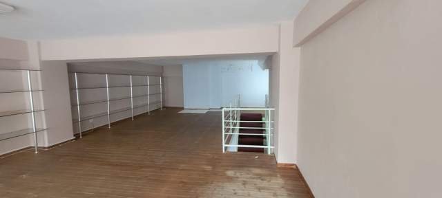 Tirane, jepet me qera ambjent biznesi Kati 0, 66 m² 1.000 Euro (Rruga e Elbasanit)