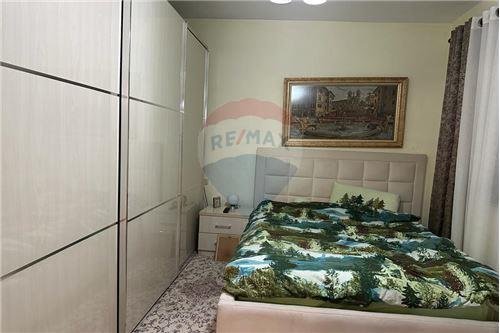 Tirane, shitet apartament 1+1+BLK 60 m² 132.000  (Qender)