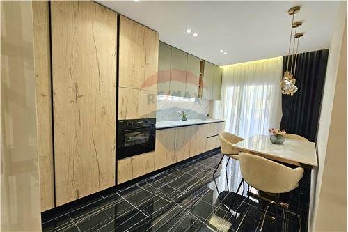 Tirane, shitet apartament 2+1+BLK Kati 3, 80 m² 249.000 Euro (Rruga Gjik Kuqali)
