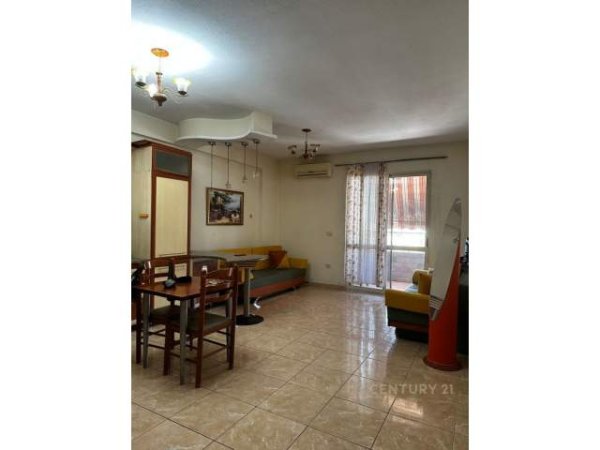 Tirane, jepet me qera apartament Kati 10, 100 m² 520 Euro (Komuna e Parisit Tirana, Albania)