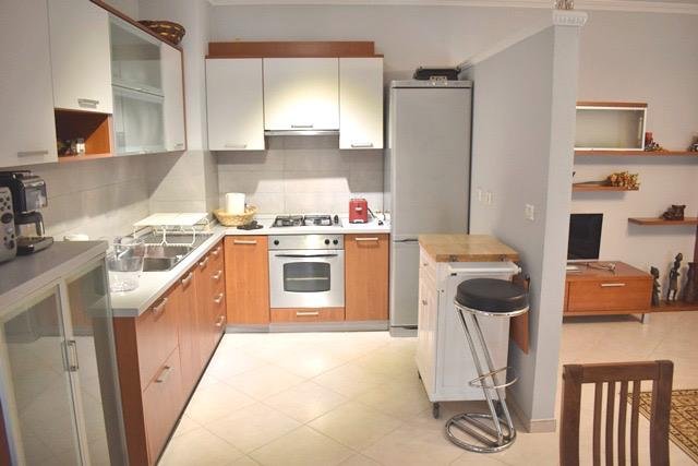 Tirane, jepet me qera apartament 2+1+BLK Kati 6, 135 m² 750 Euro (Qender)