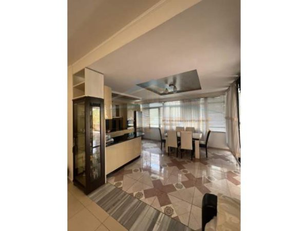 Tirane, jepet me qera apartament 2+1+BLK Kati 1, 160 m² 450 Euro (Prane Alpha Bank)
