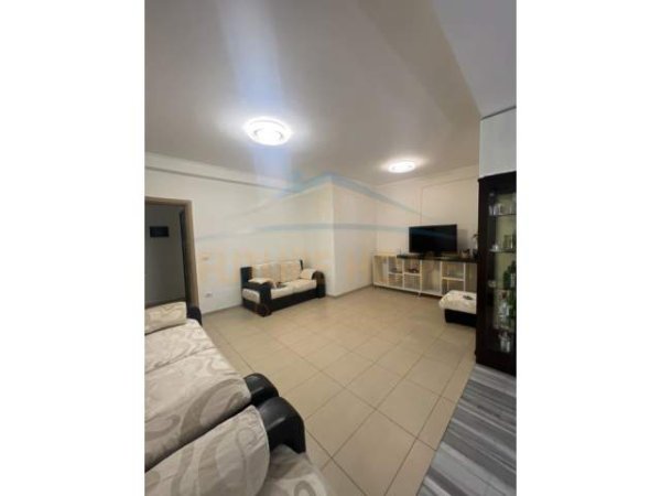 Tirane, jepet me qera apartament 2+1+BLK Kati 1, 160 m² 450 Euro (Prane Alpha Bank)