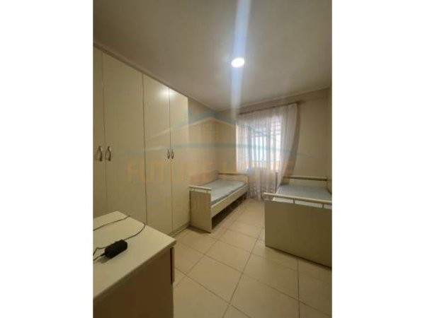 Tirane, jepet me qera apartament Kati 1, 160 m² 450 Euro (Unaze e Re)