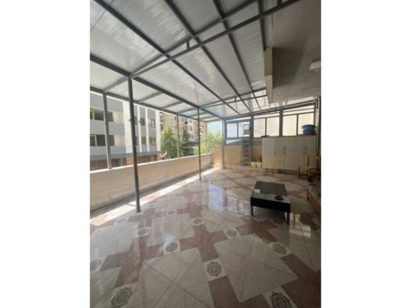 Tirane, jepet me qera apartament Kati 1, 160 m² 450 Euro (Unaze e Re)