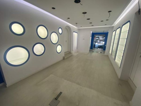 Tirane, jepet me qera ambjent biznesi Kati 0, 100 m² 180.000 Leke (Myslym Shyri)