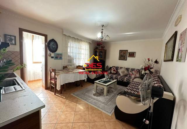 Vlore, shitet apartament Kati 3, 42.000 Euro (Kali i Trojes)