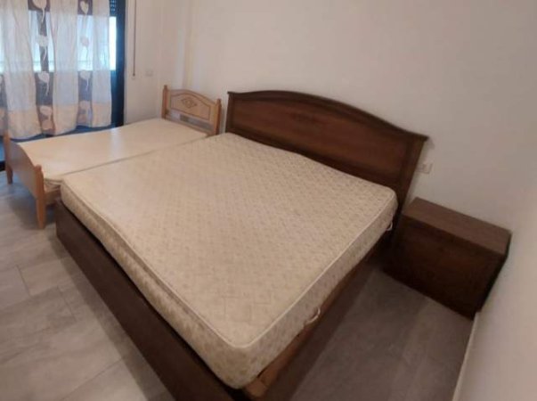 Tirane, jepet me qera Vile 1+1 Kati 1, 60 m² 25.000 Leke (150 m nga Spitali Ushtarak,Pran Gjykates Administr)