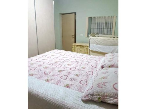 Tirane, jepet me qera apartament Kati 5, 71 m² 400 Euro (Prane Restorant Durrsit Tirana, Albania)