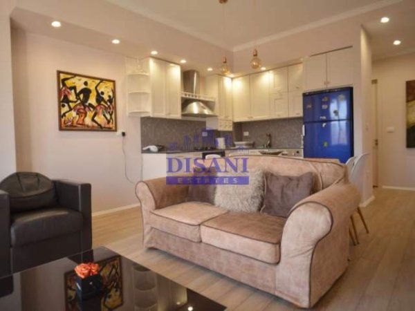 Tirane, jepet me qera apartament 2+1 Kati 9, 90 m² 850 Euro (Myslym Shyri)