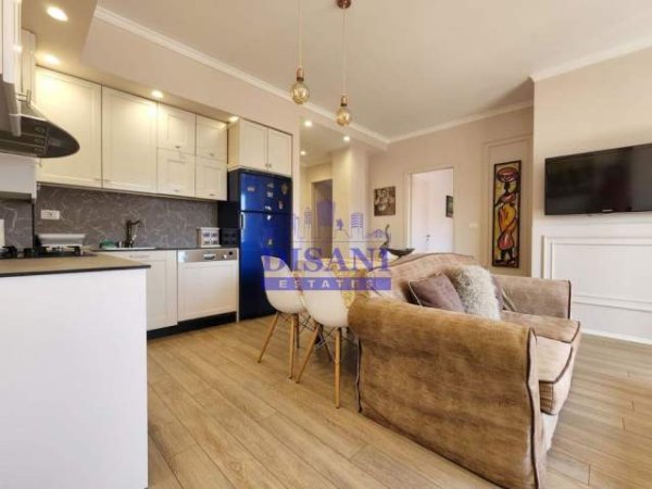 Tirane, jepet me qera apartament 2+1 Kati 9, 90 m² 850 Euro (Myslym Shyri)