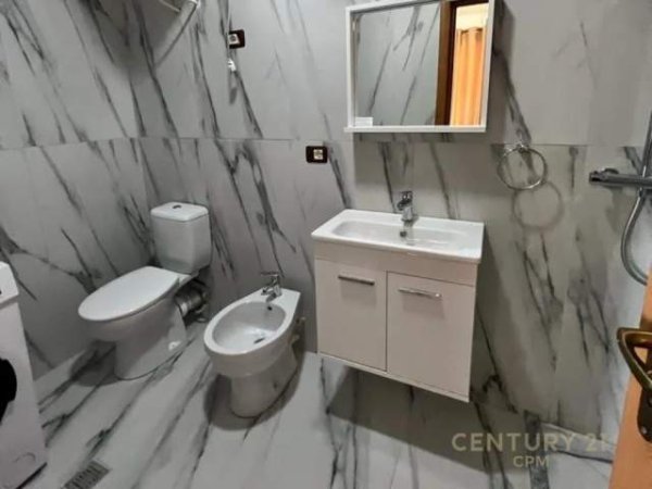 Tirane, jepet me qera apartament 1+1+BLK Kati 7, 65 m² 500 Euro (Kompleksi Delijorgji)