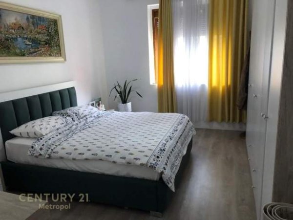 Tirane, jepet me qera apartament 2+1 Kati 1, 100 m² 500 Euro (Sauk i ri)