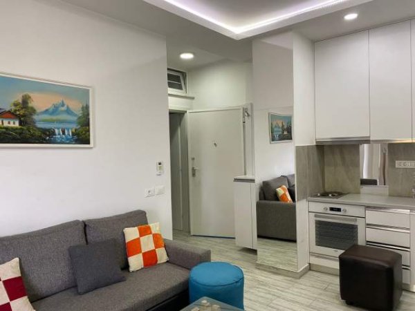 Tirane, jepet me qera apartament 1+1+BLK Kati 2, 58 m² 58.000 Leke (Komuna Parisit)