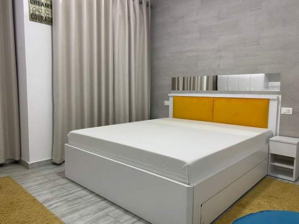 Tirane, jepet me qera apartament 1+1+BLK Kati 2, 58 m² 58.000 Leke (Komuna Parisit)
