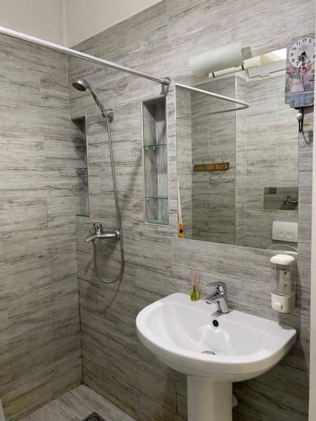 Tirane, jepet me qera apartament 1+1+BLK Kati 2, 58 m² 58.000 Leke (Komuna Parisit)