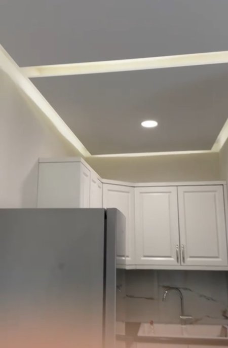 Jepet garsoniere e mobiluar tek Shefqet Ndroqi  300 € (me bus 5 min nga ekonomiku)