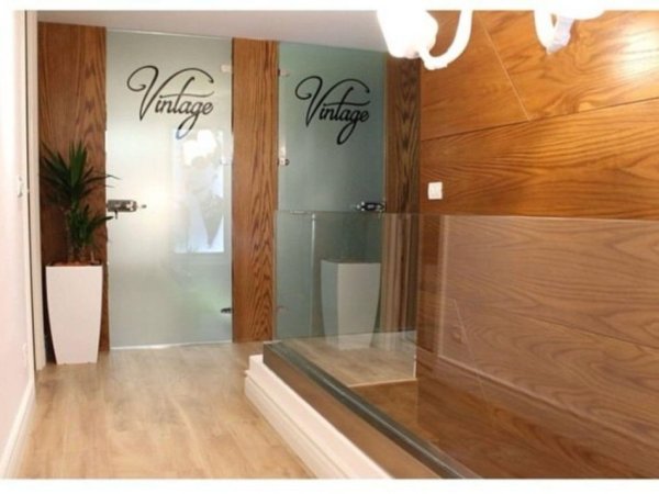 Tirane, shitet ambjent biznesi Kati 1, 82 m² 330.000 € (Jordan Misja)