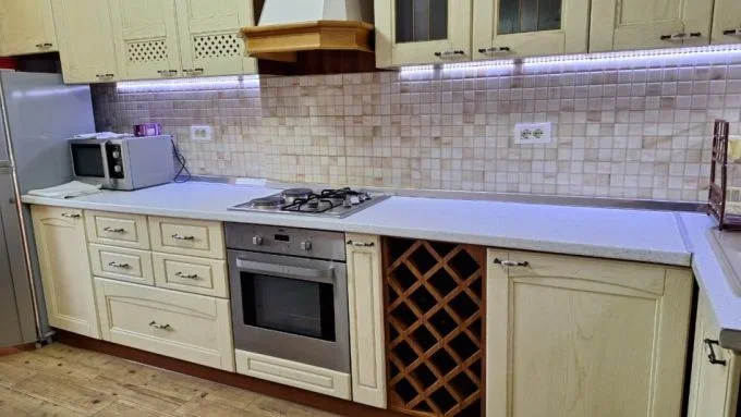 Tirane, jepet me qera apartament 2+1+Aneks+Ballkon Kati 3, 74 m² 550 € (rruga don bosko)