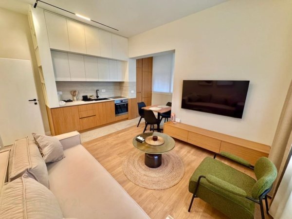 Tirane, jepet me qera apartament 1+1 Kati 4, 47 m² 700 € 