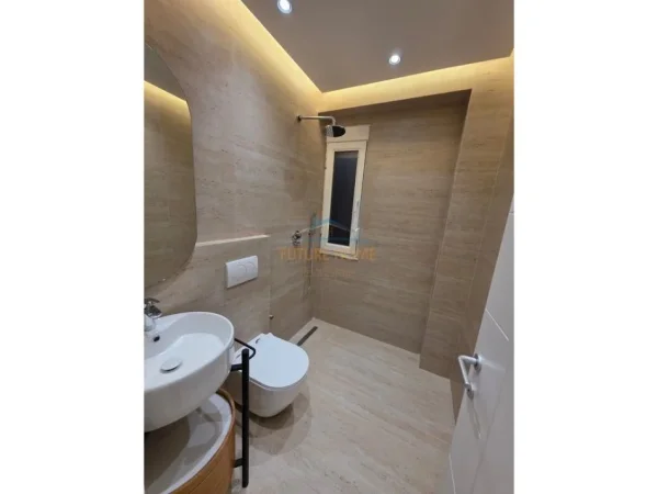 Tirane, shitet apartament 2+1+2+Ballkon Kati 8, 112 m² 320.000 € (Ish Ekspozita)