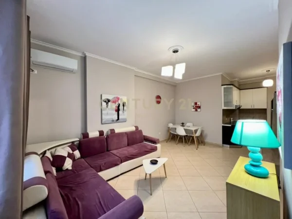 Tirane, jepet me qera apartament 1+1+Ballkon Kati 5, 67 m² 460 € (astir tek rrethi)