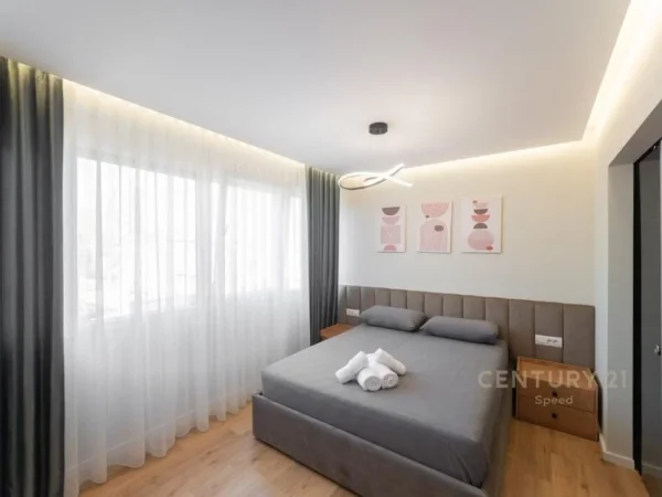 Tirane, jepet me qera apartament 1+1+Ballkon Kati 3, 65 m² 600 € (pas ambasades amerikane)