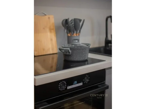 Tirane, jepet me qera apartament 1+1+Ballkon Kati 3, 65 m² 600 € (pas ambasades amerikane)